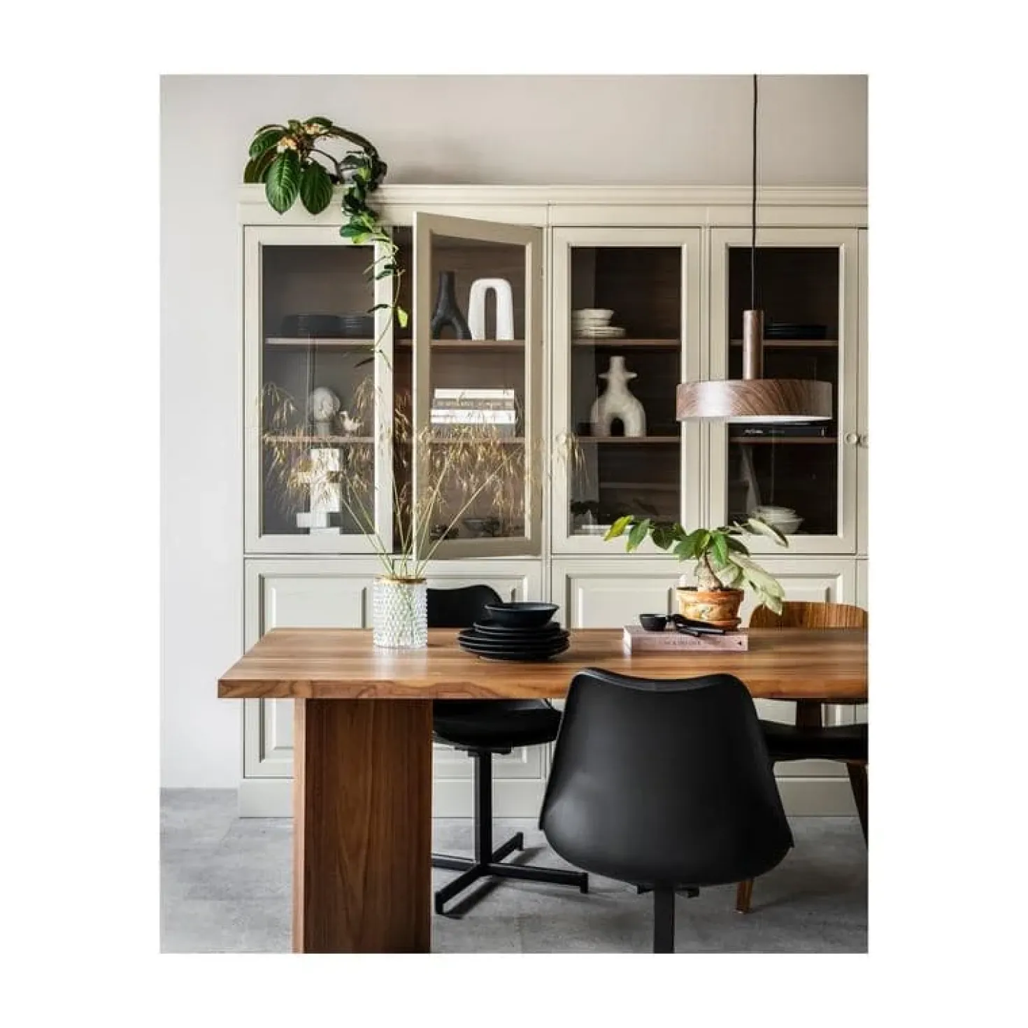 Chow Vitrinekast grenen beige 105cm