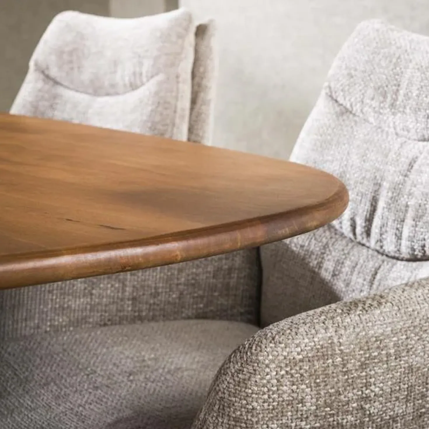 Kevin Eettafel deens ovaal Mangohout 215cm